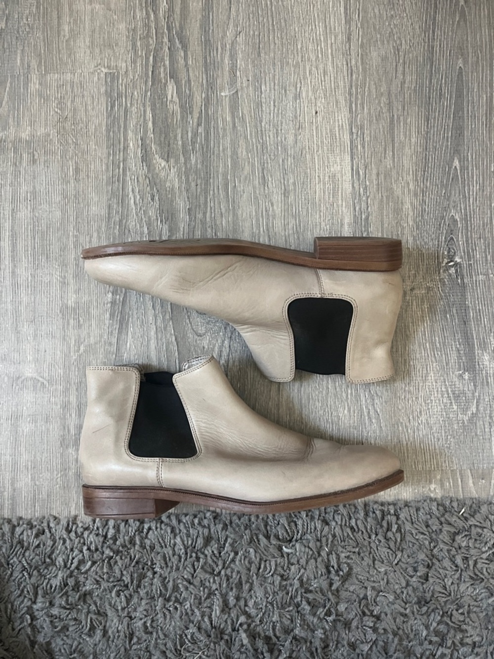 Slip-On Chelsea Boots in Light Gray